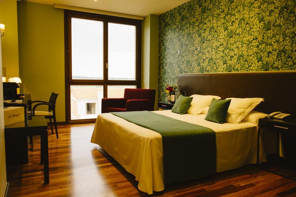 Hotel Vinicola Real-200 Monges Albelda De Iregua Dış mekan fotoğraf