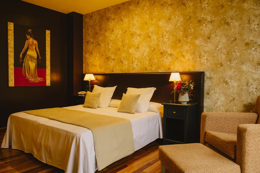 Hotel Vinicola Real-200 Monges Albelda De Iregua Dış mekan fotoğraf