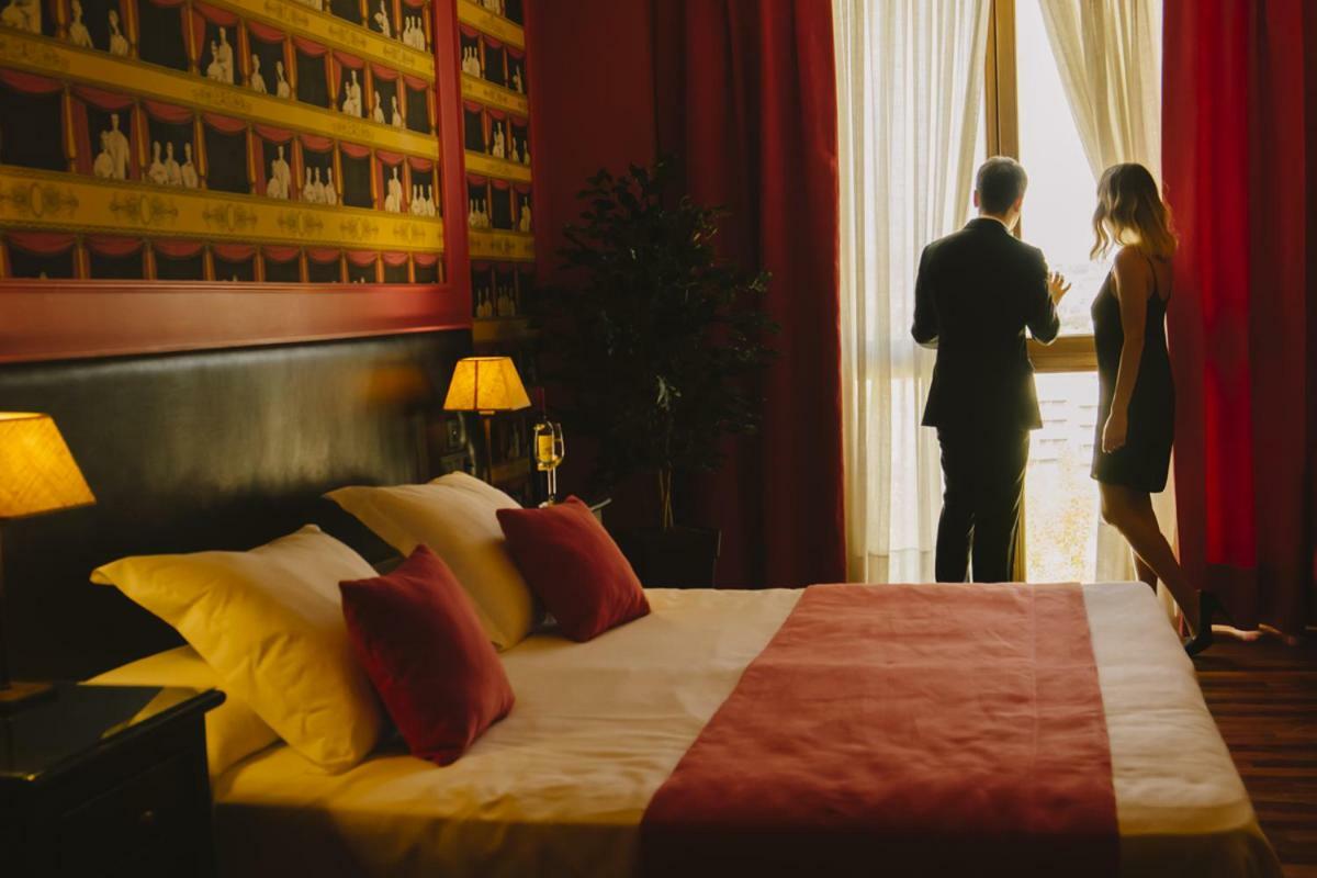 Hotel Vinicola Real-200 Monges Albelda De Iregua Dış mekan fotoğraf